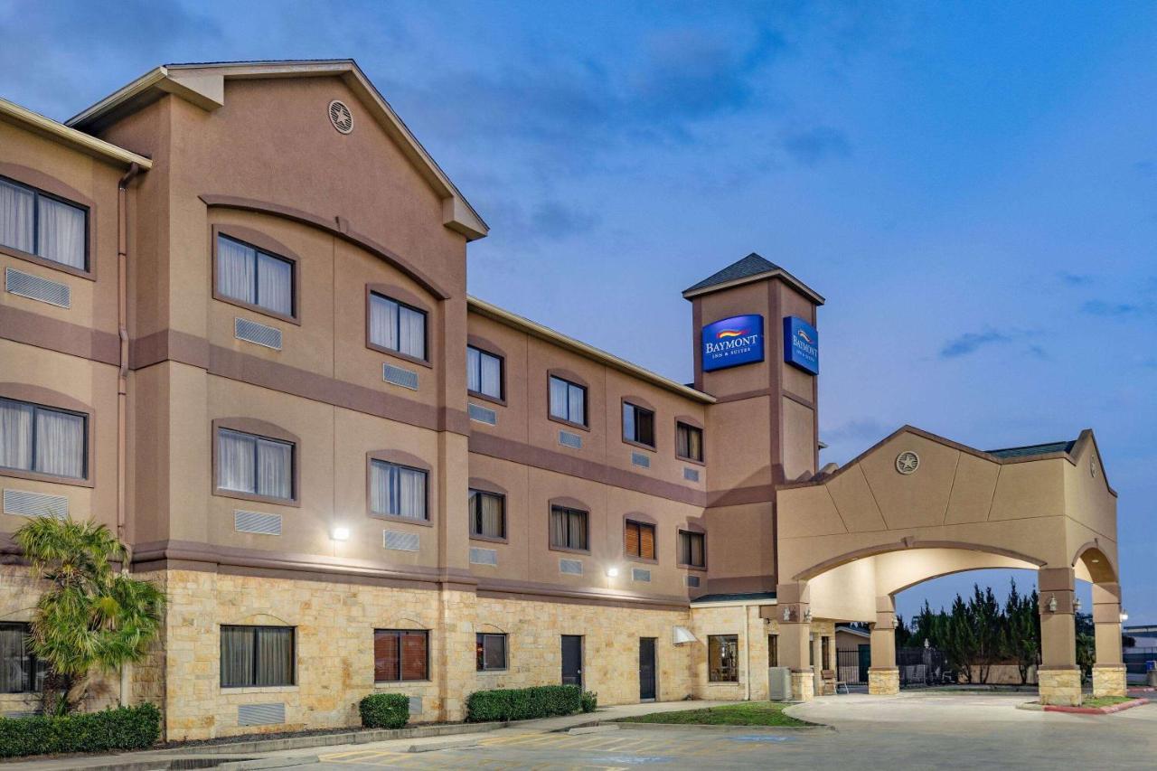 Hotel Baymont By Wyndham Cuero Exteriér fotografie