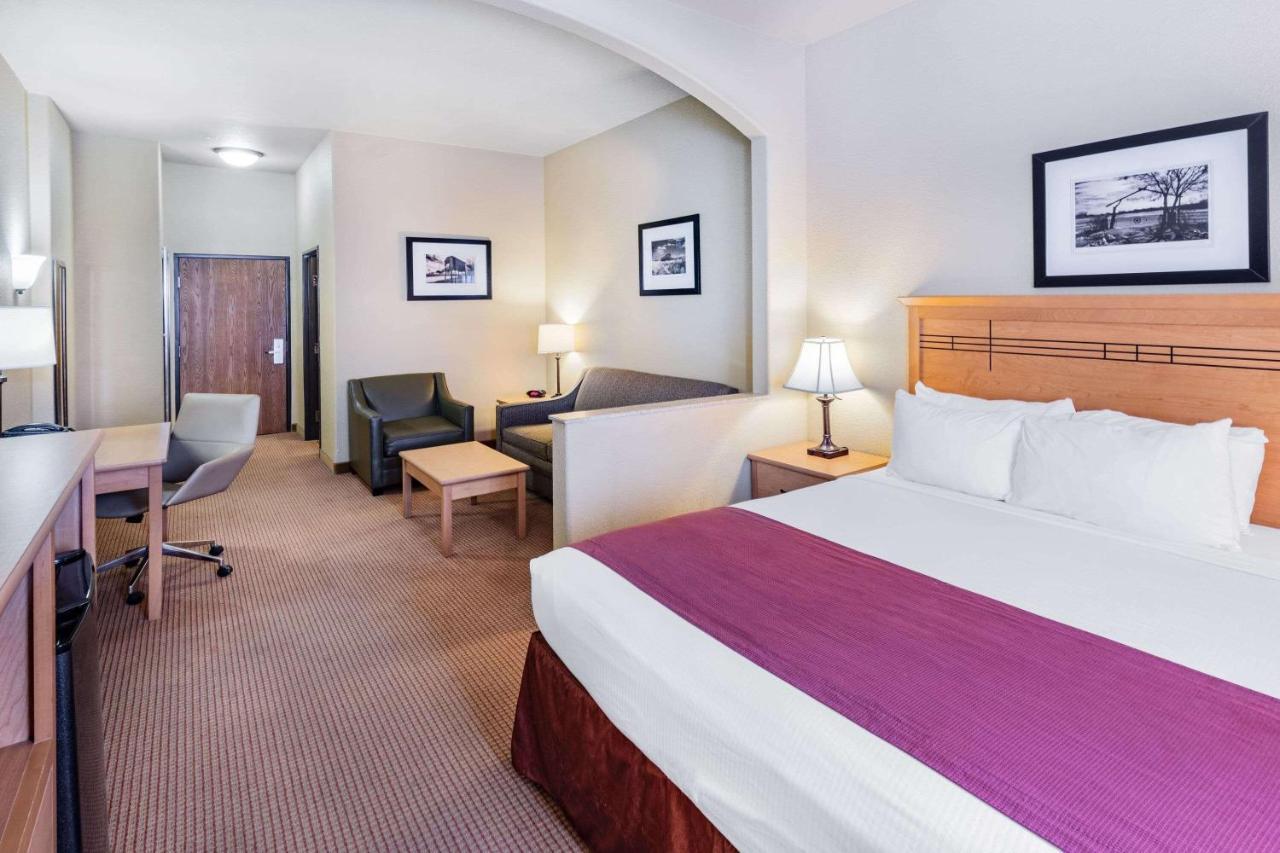 Hotel Baymont By Wyndham Cuero Exteriér fotografie
