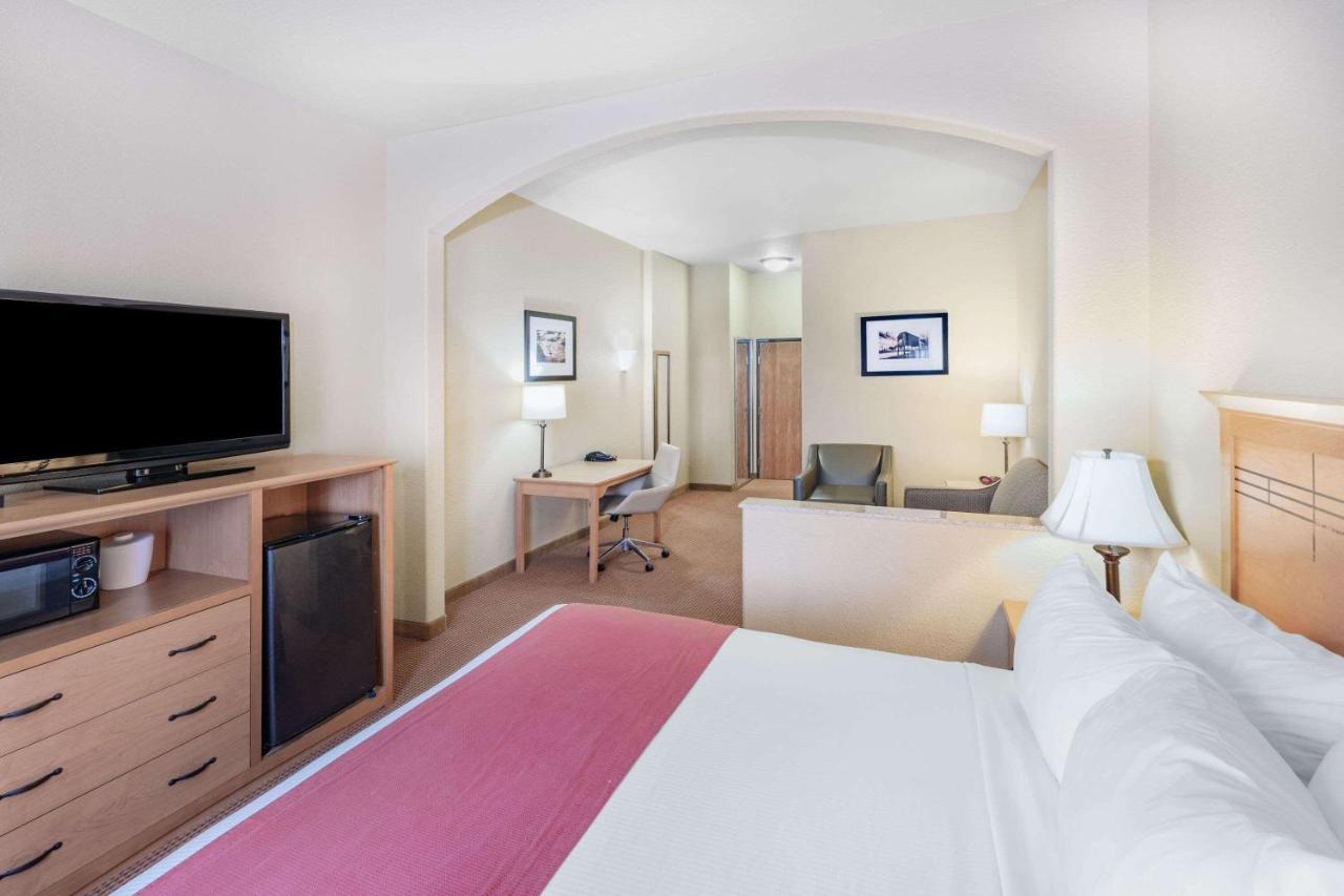 Hotel Baymont By Wyndham Cuero Exteriér fotografie